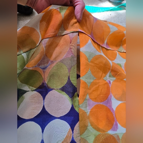 TIGER OF SWEDEN 100% Silk Circle Pattern Blouse. Size 36/ Small - Picture 14 of 16